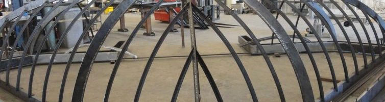 montage à blanc d'une verrière en acier